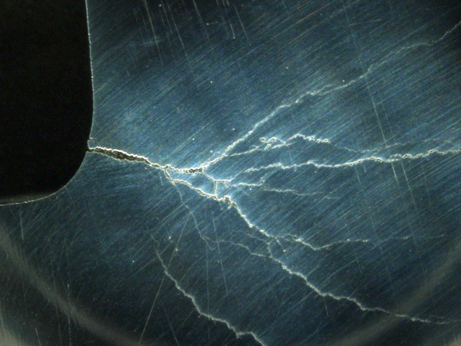 ASTM 193 B-7 bolt cracking